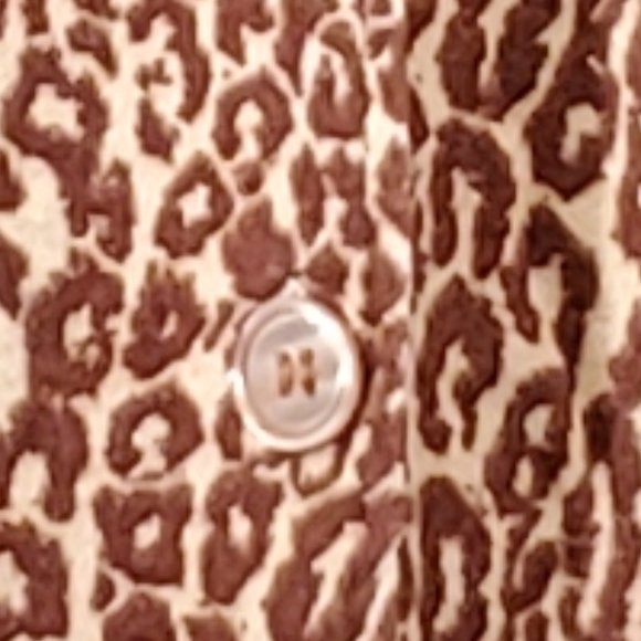 Newport News Button Down Flannel Long Sleeve Night Shirt Leopard Print S… - Picture 8 of 9